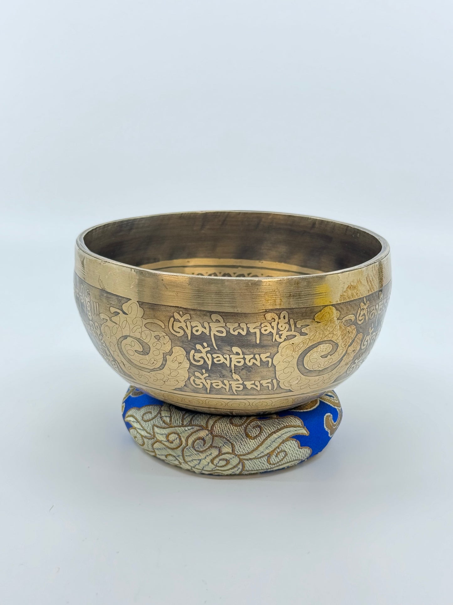 5.5 inch Handcrafted Tibetian Bow - 048